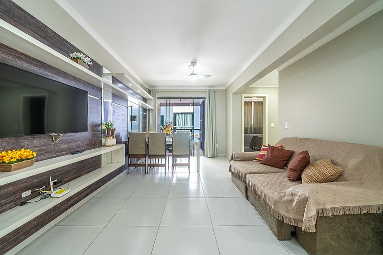 052 - Excelente apartamento em Bombas