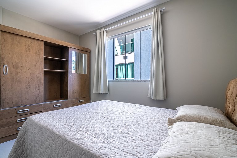 052 - Excelente apartamento em Bombas