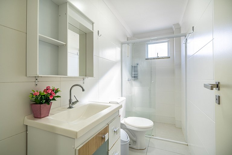 052 - Excelente apartamento em Bombas