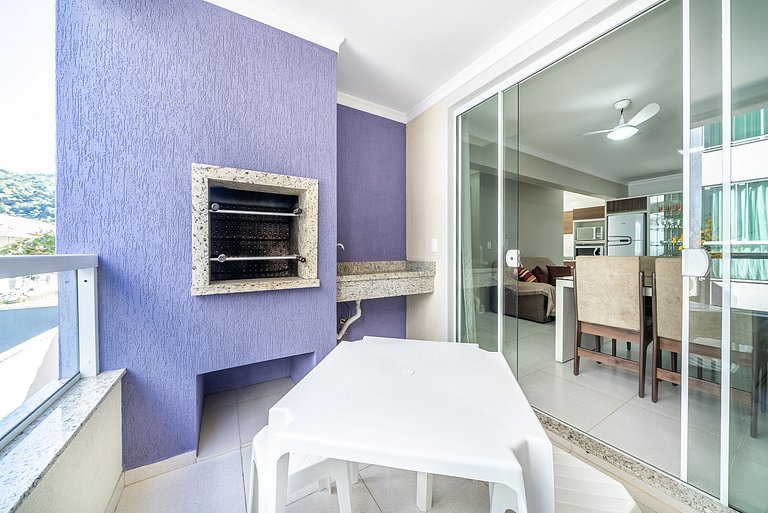 052 - Excelente apartamento em Bombas