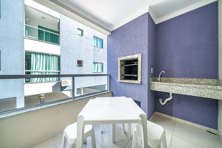 052 - Excelente apartamento em Bombas