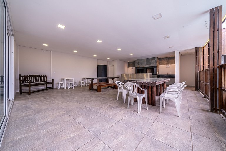 026 - Residencial com Piscina e Jacuzzi em Bombas