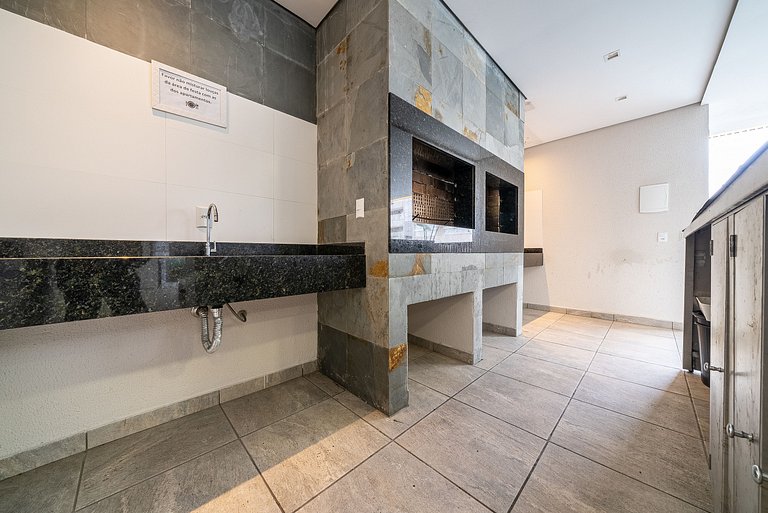 027 - Residencial com Piscina e Jacuzzi em Bombas