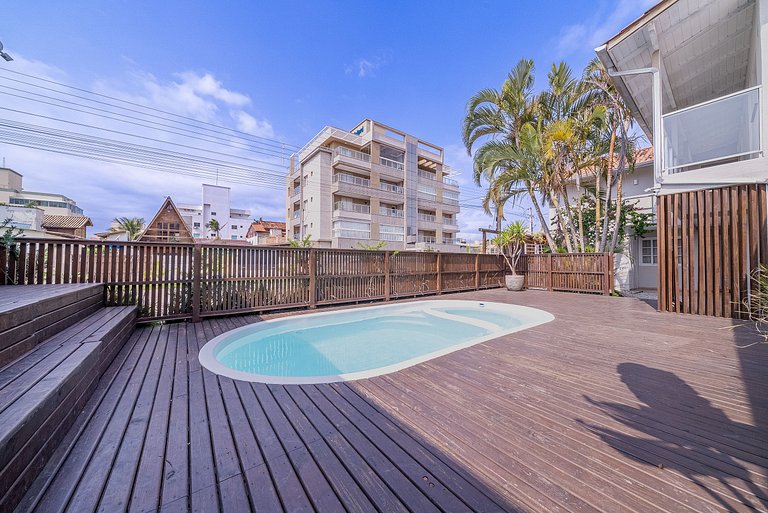 028 - Residencial com Piscina e Jacuzzi em Bombas