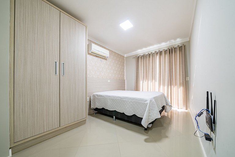 249 - Apartamento na praia de Bombas