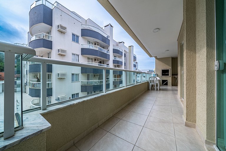 249 - Apartamento na praia de Bombas