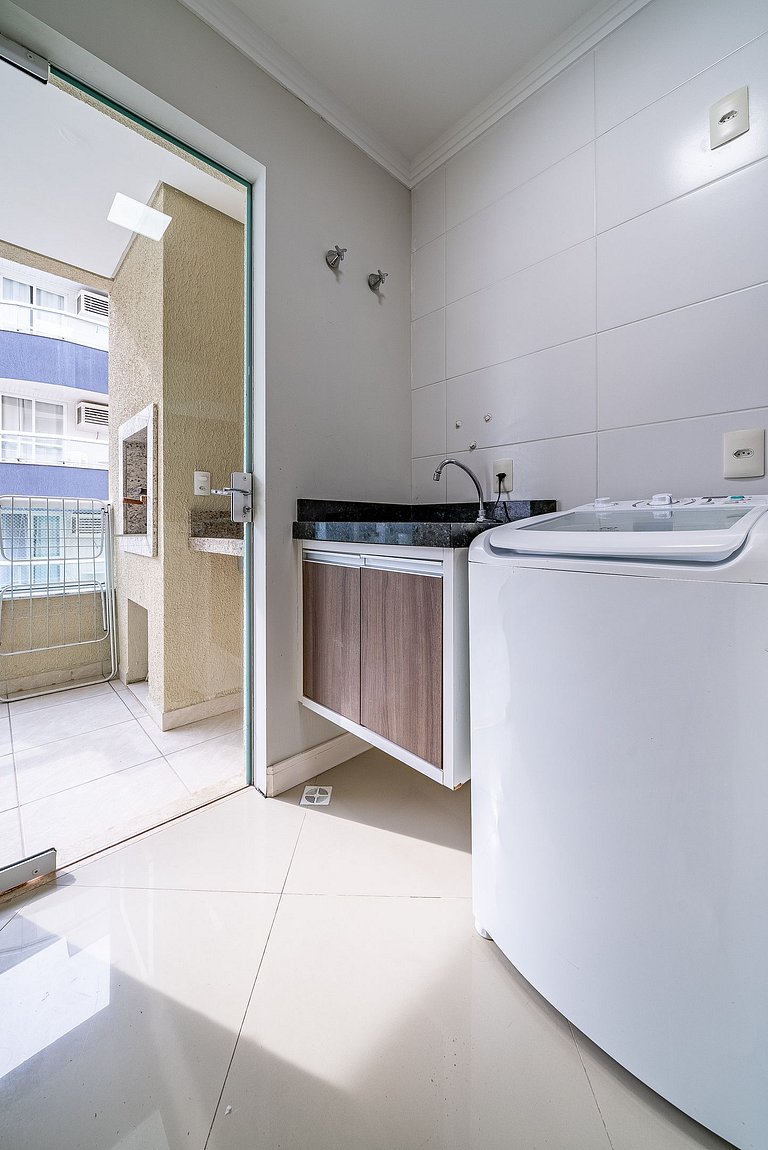 249 - Apartamento na praia de Bombas