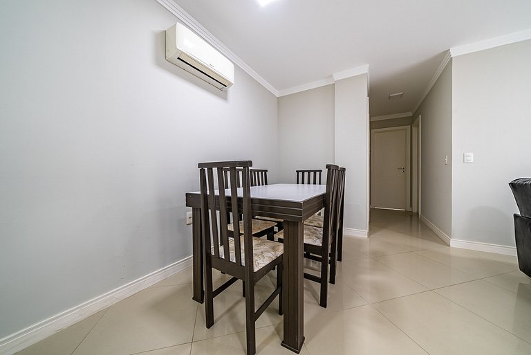 249 - Apartamento na praia de Bombas