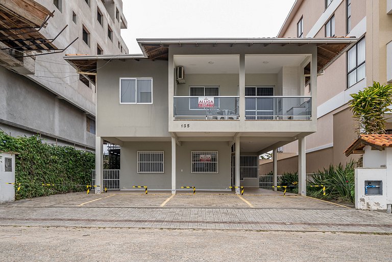 097 - Apto econômico de 02 quartos em Canto Grande