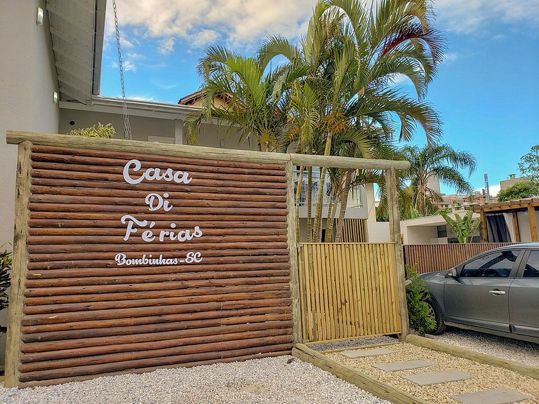 025 - Residencial com Piscina e Jacuzzi em Bombas