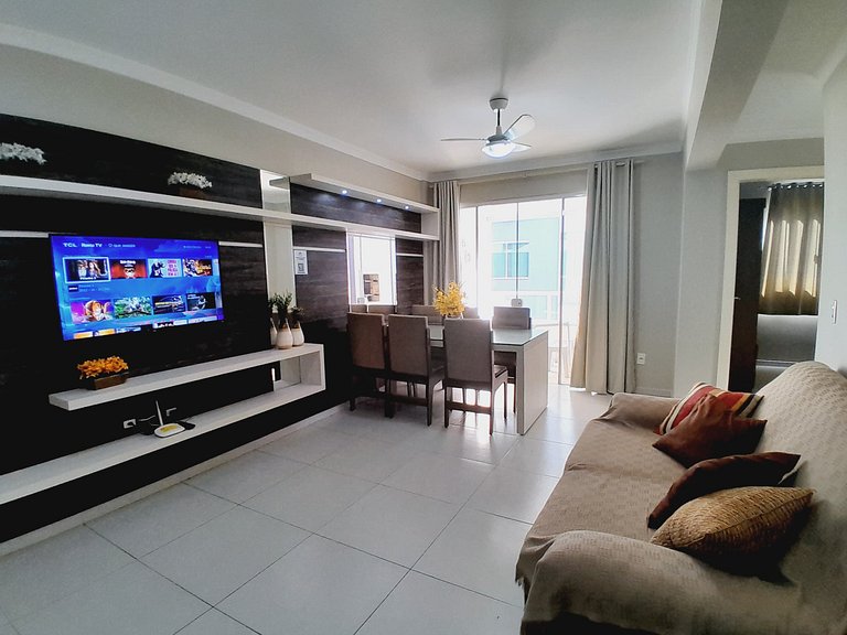 052 - Excelente apartamento em Bombas