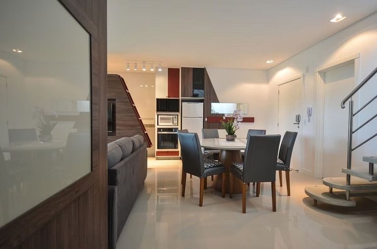 175 -  Cobertura Dúplex com Vista Mar em Mariscal