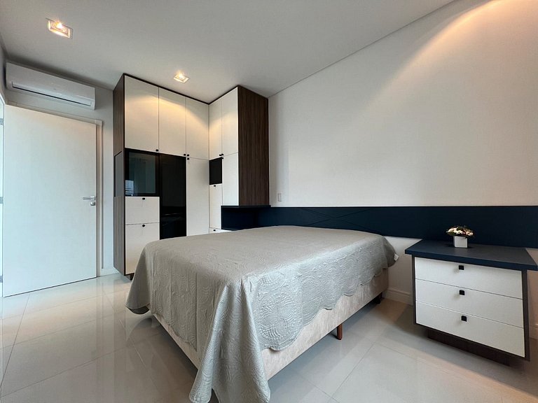 175 -  Cobertura Dúplex com Vista Mar em Mariscal
