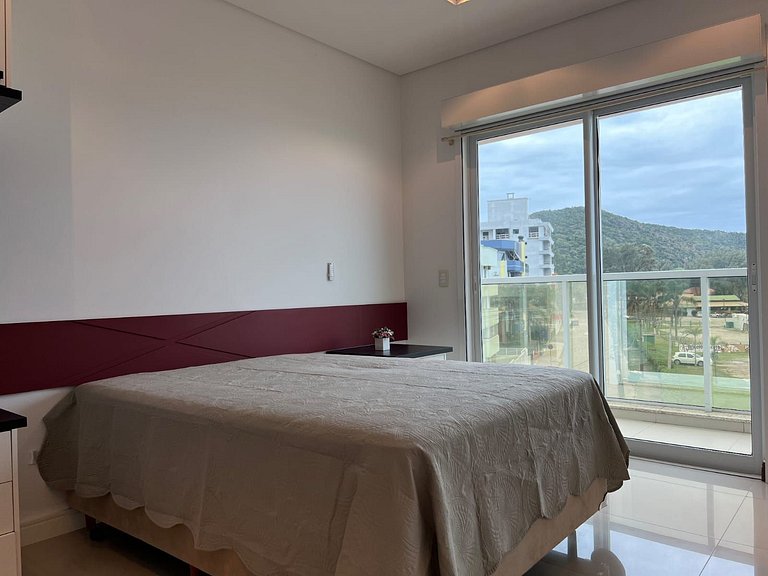 175 -  Cobertura Dúplex com Vista Mar em Mariscal