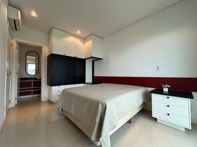 175 -  Cobertura Dúplex com Vista Mar em Mariscal