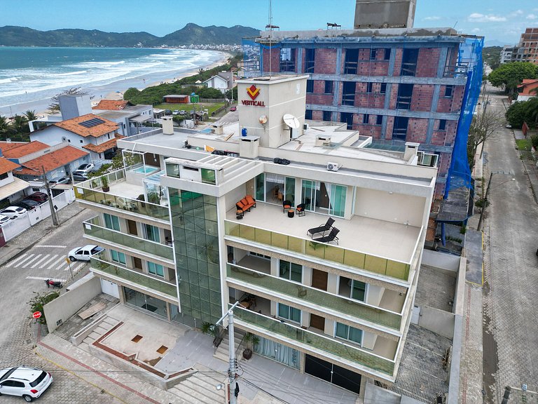 175 -  Cobertura Dúplex com Vista Mar em Mariscal