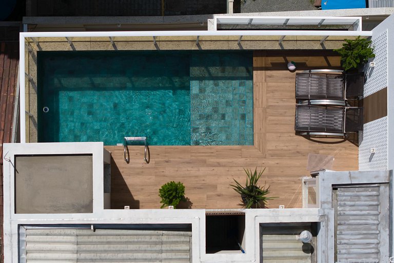 070 - Fantástica cob duplex em 180 metros da praia