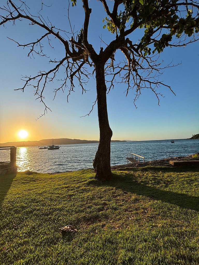 175 -  Cobertura Dúplex com Vista Mar em Mariscal