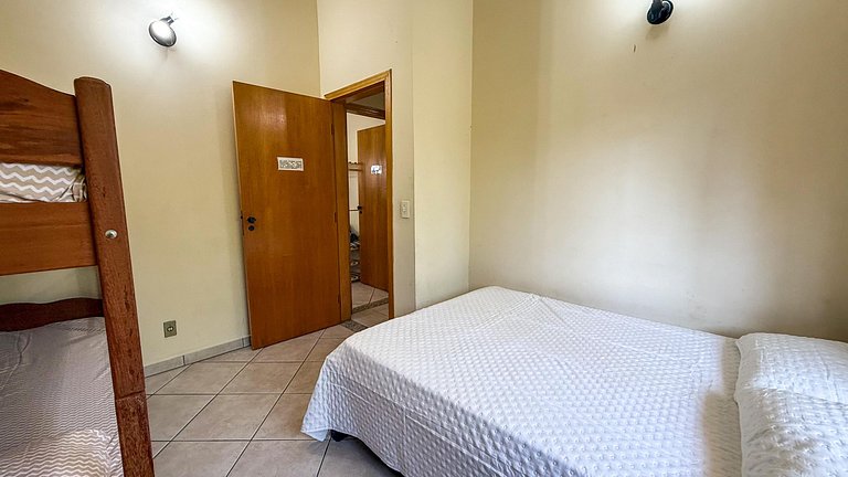 410 - Apartamento 2 quartos em Bombas