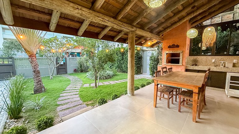 393 - Casa completa e espaçosa em Mariscal