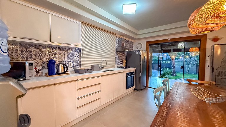 393 - Casa completa e espaçosa em Mariscal