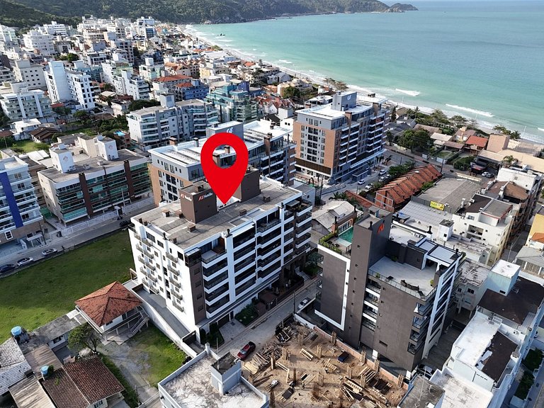 251- Apto 02 suítes em Bombas em Cond com piscina