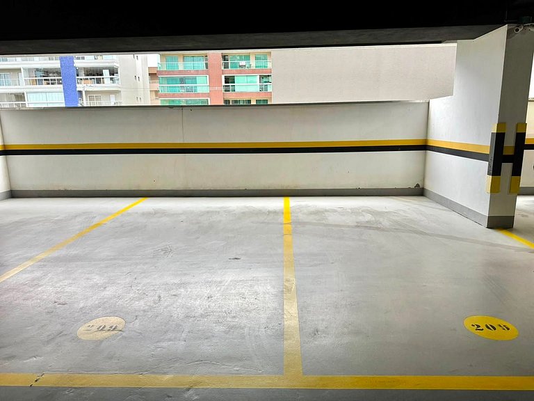 251- Apto 02 suítes em Bombas em Cond com piscina