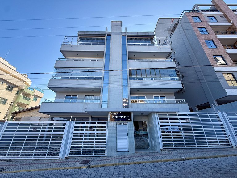 209- Apto com 2 dormitórios na praia de Bombas