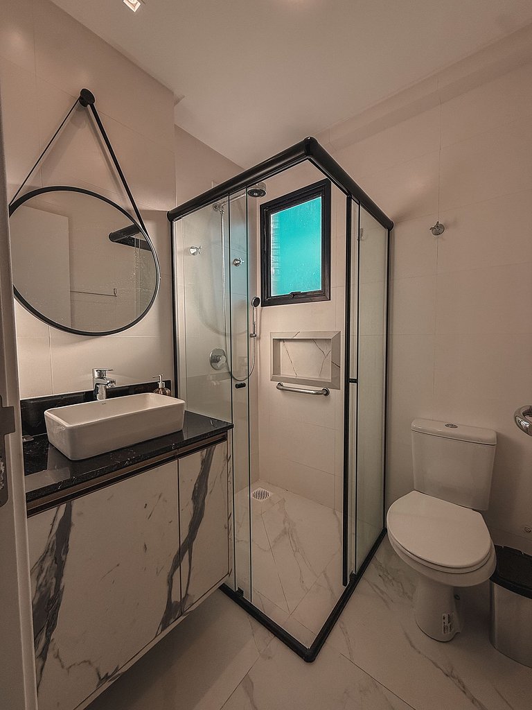 404 - Apartamento 2 suítes na praia de Bombas