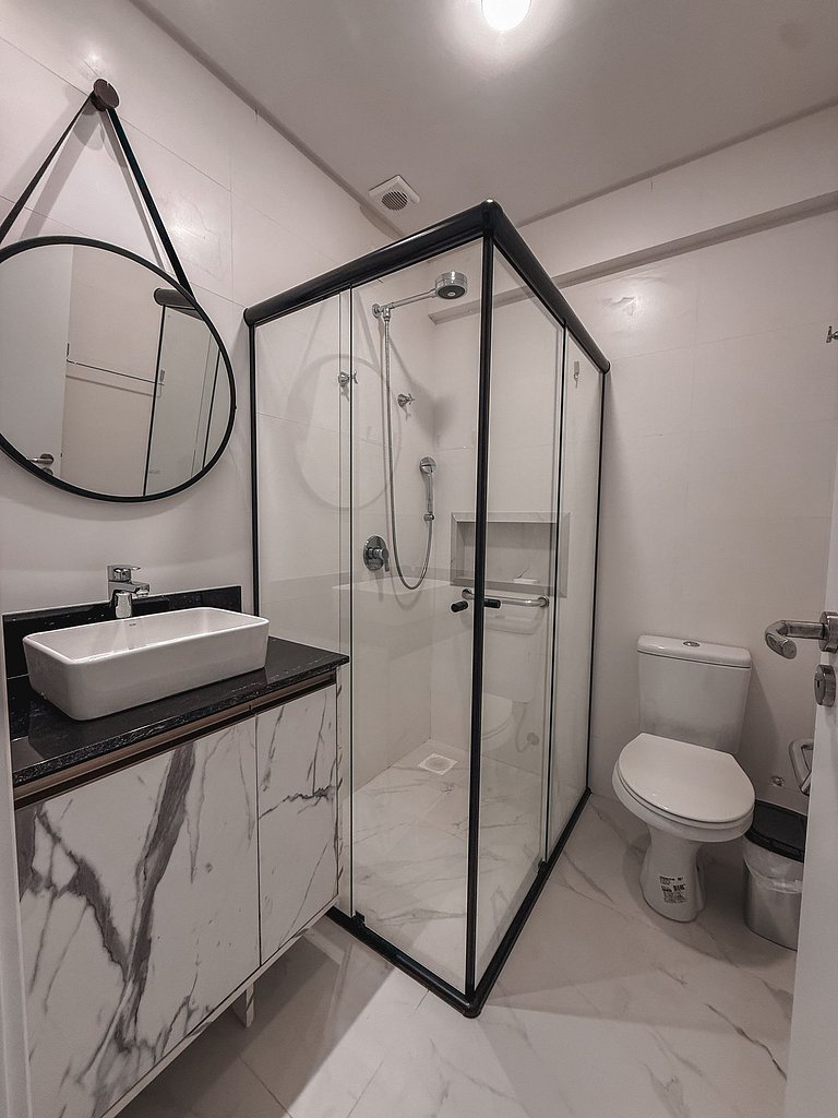 404 - Apartamento 2 suítes na praia de Bombas