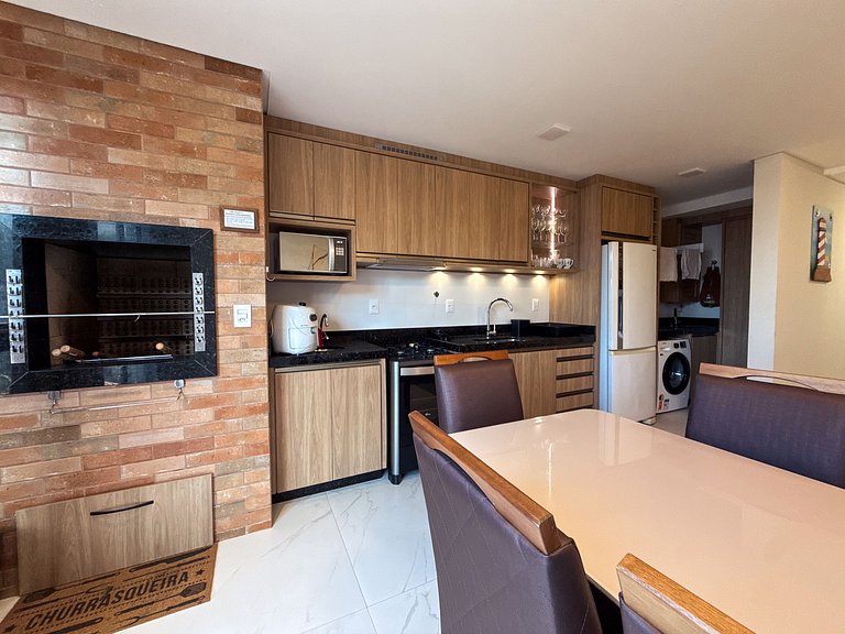 404 - Apartamento 2 suítes na praia de Bombas
