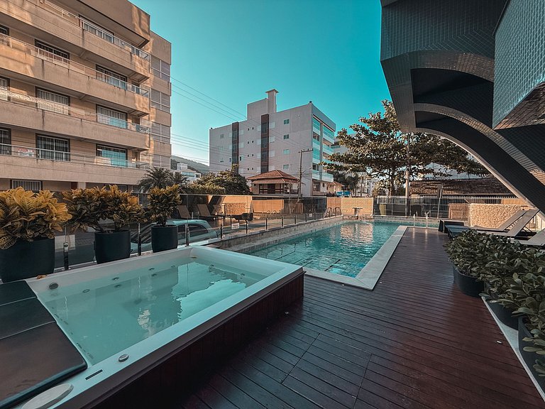 404 - Apartamento 2 suítes na praia de Bombas