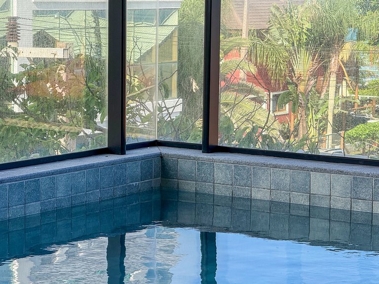 174 - Mariscal: Apto novo com 3 suítes e piscina