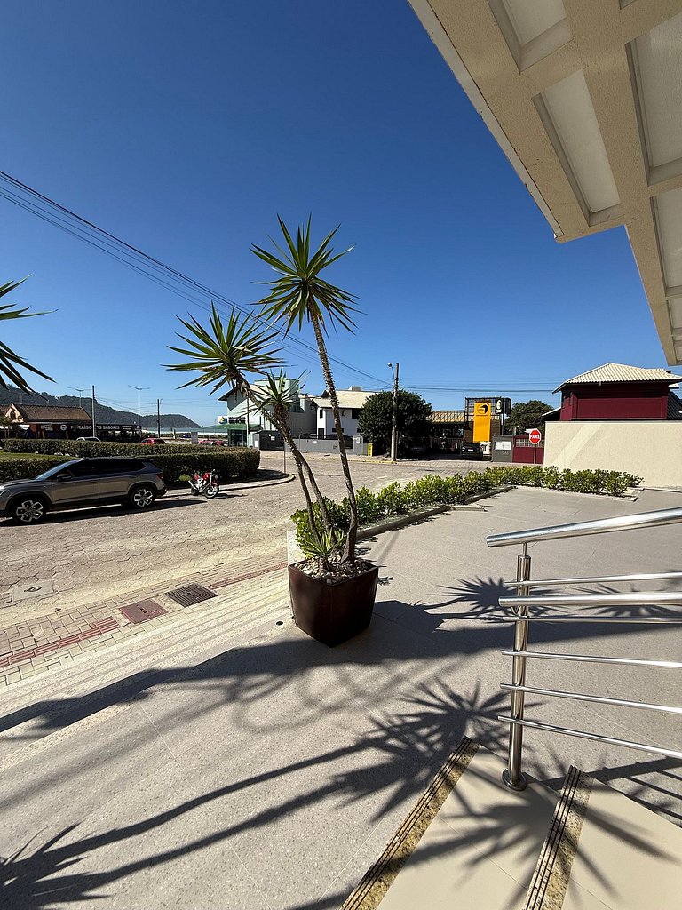 175 -  Cobertura Dúplex com Vista Mar em Mariscal
