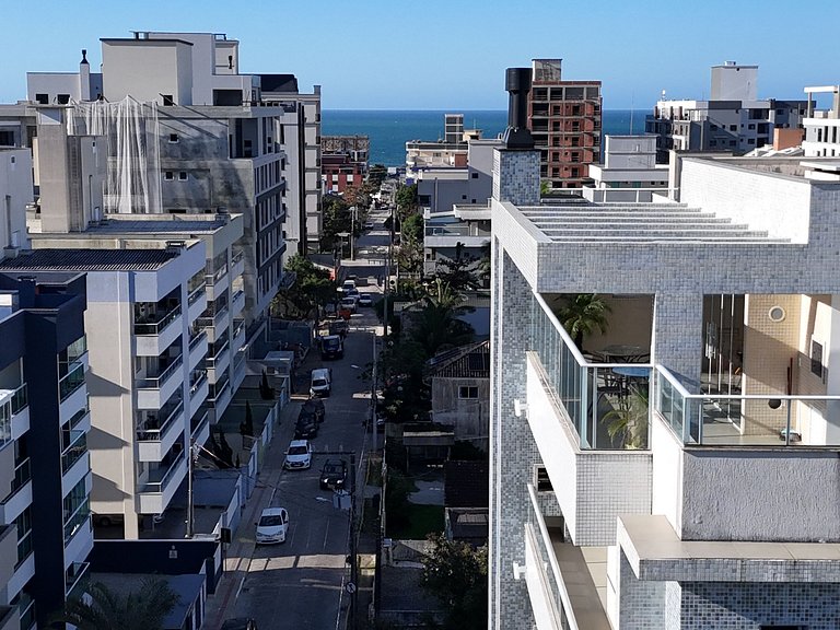 205- Apto com 3 suítes na praia de Bombas