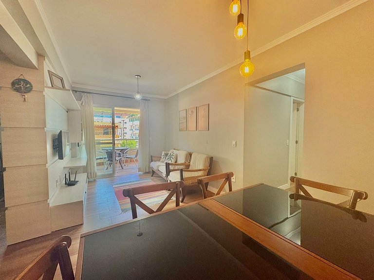 207 - Apartamento em Bombas a 150 metros da Praia