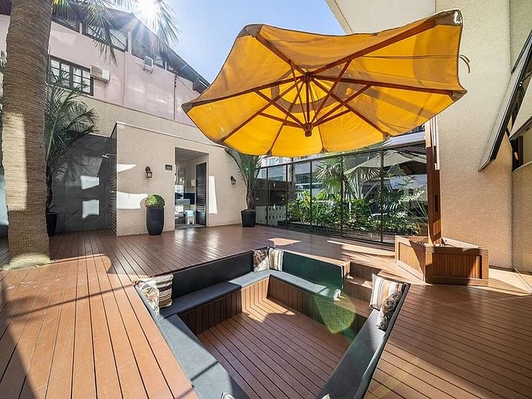 252 - Apartamento com piscina praia de Bombas