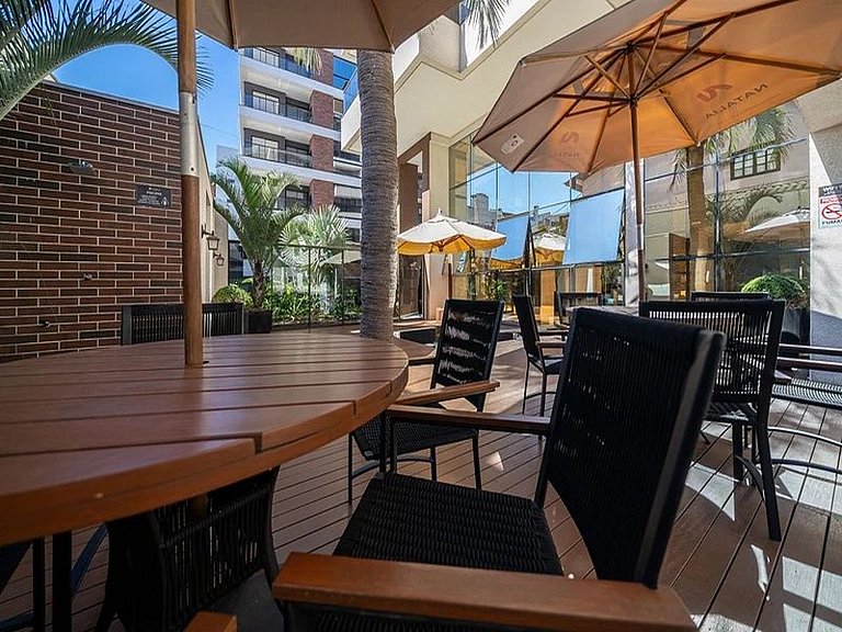 252 - Apartamento com piscina praia de Bombas