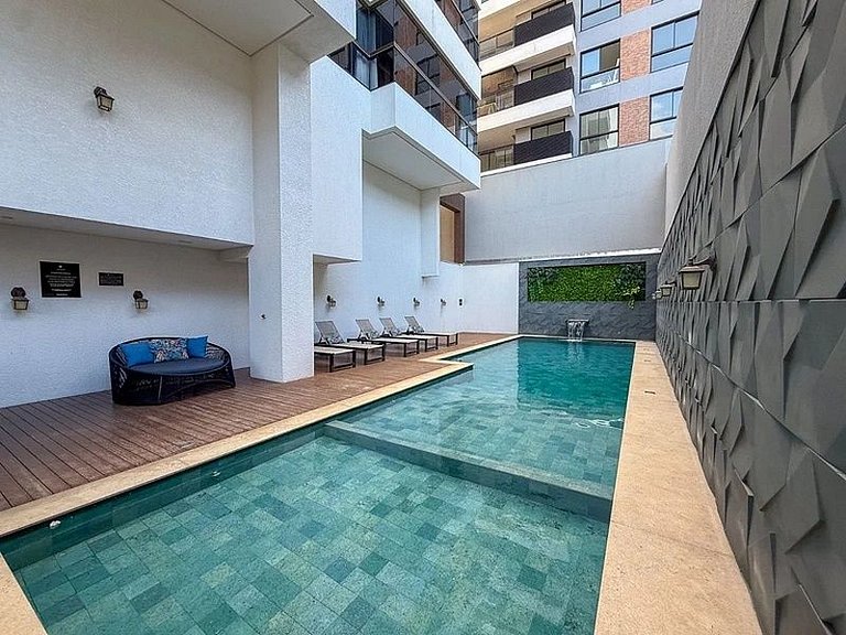 252 - Apartamento com piscina praia de Bombas
